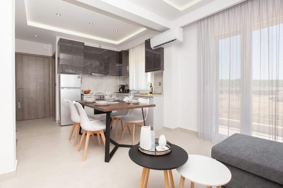 Marane Luxury Suites Néa Mudaniá Kültér fotó