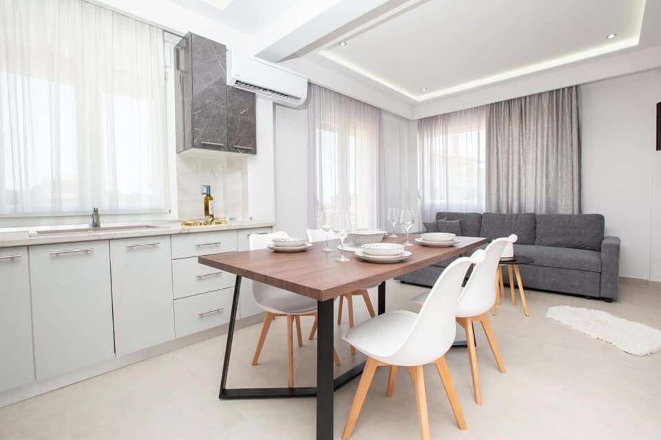 Marane Luxury Suites Néa Mudaniá Kültér fotó