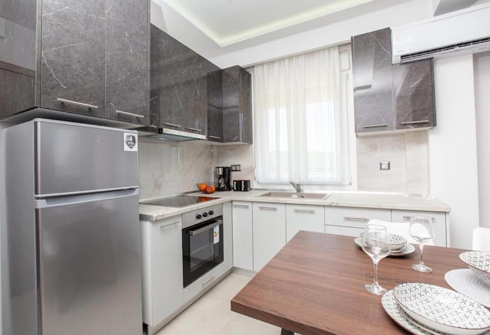 Marane Luxury Suites Néa Mudaniá Kültér fotó